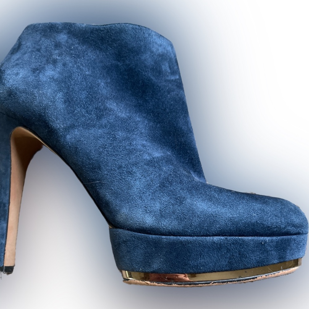 Vince Camuto Dira blue suede booties